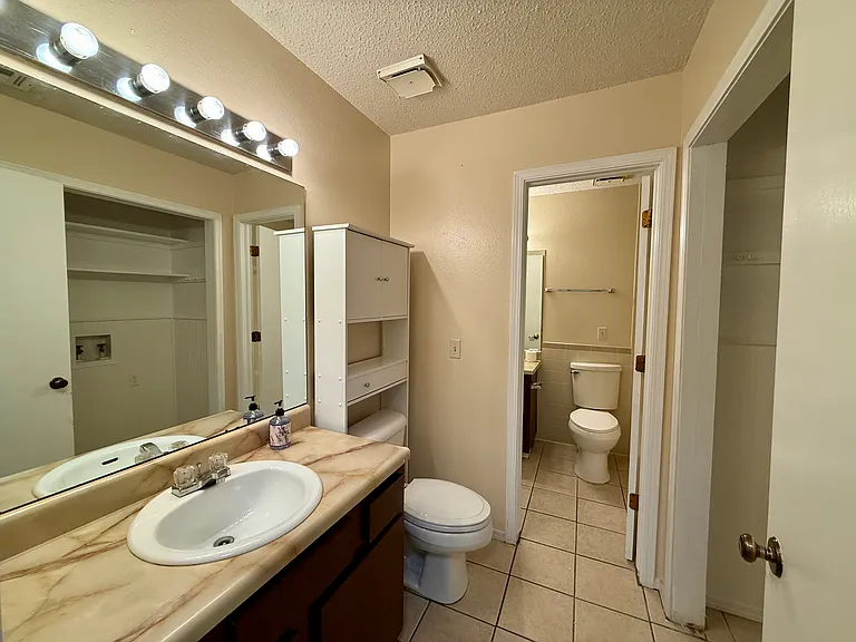 930 Century Dr — Photo 9