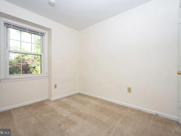 6705 Surreywood Ln — Photo 20