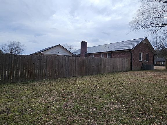 4th image of 1231 Cherokee Dr