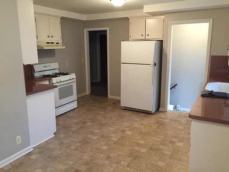 429 E Jarvis Ave — Photo 19