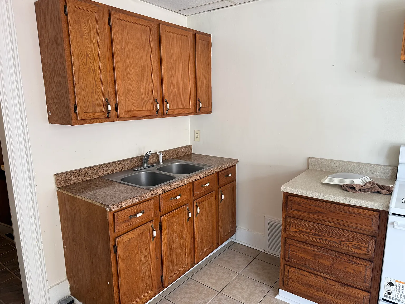 2 bed, $765 — Photo 2