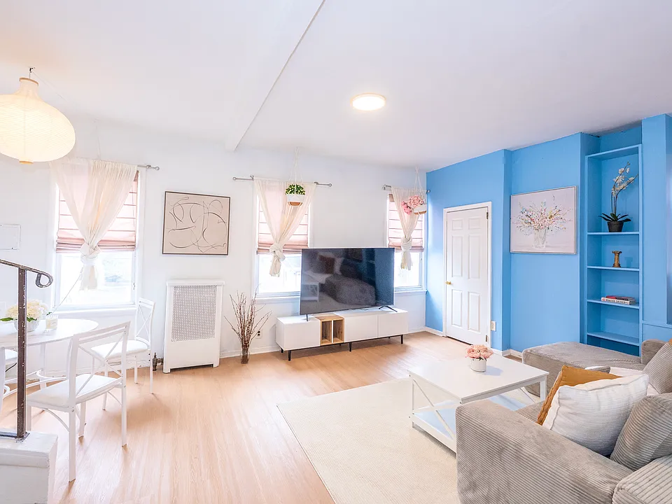 45 Essex Ave