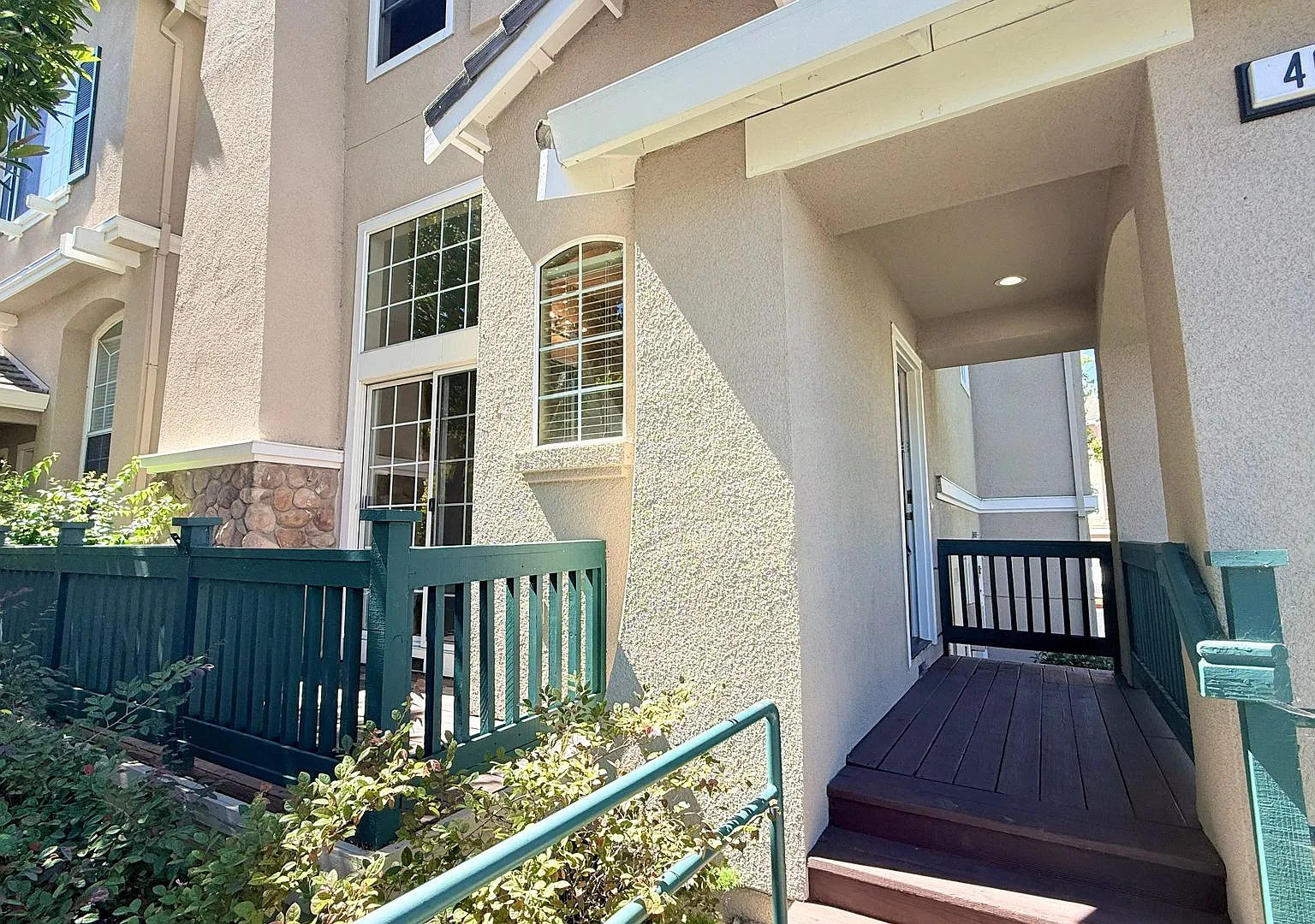 Bright and Airy 3BD/2.5BA Townhouse in Shadowhawk Community, Danville- Available NOW! — Photo 4