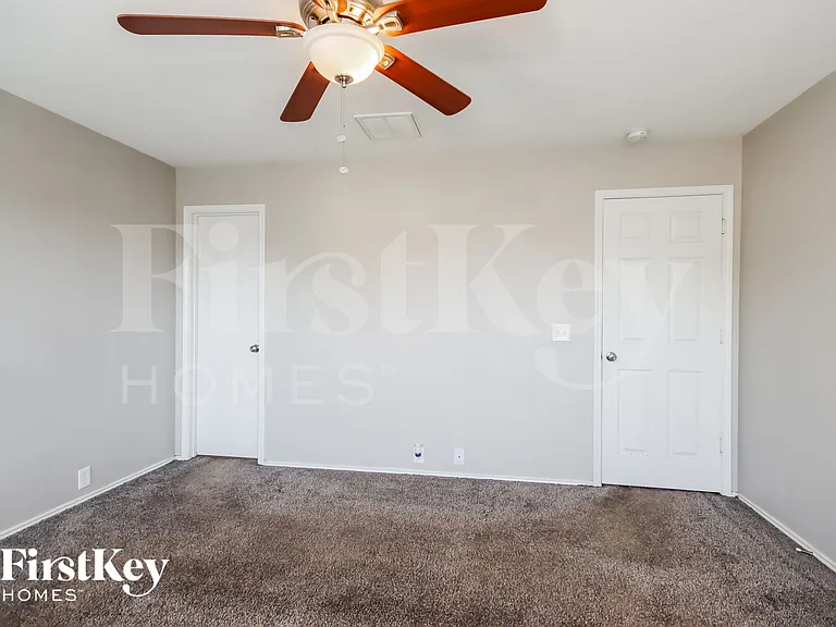 923 Grand Plains Dr — Photo 8