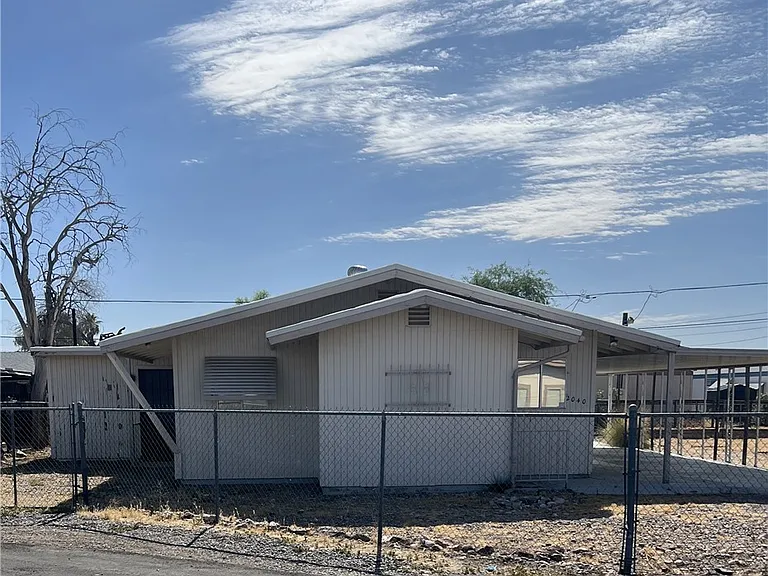 2040 Swan Cv N — Photo 1