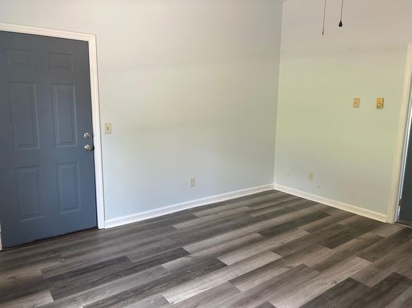 108 E Conwell St #2