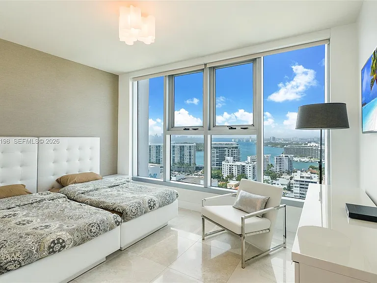 6899 Collins Ave #2010 — Photo 10