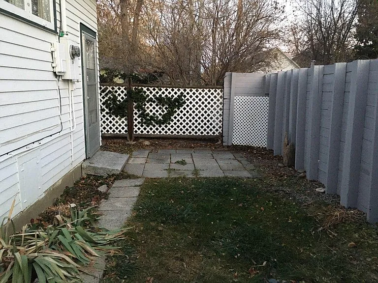 Burlington Ave — Photo 11