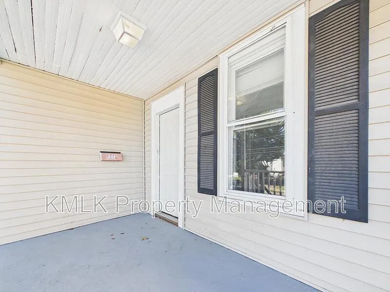 5 bed, 2.5 bath, 1618 sqft, $1,695 — Photo 4