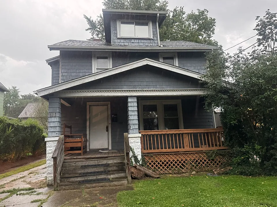 111 Sherman St