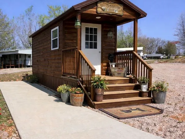 25449 Manchester Dr #H-25, Lebanon, MO 65536