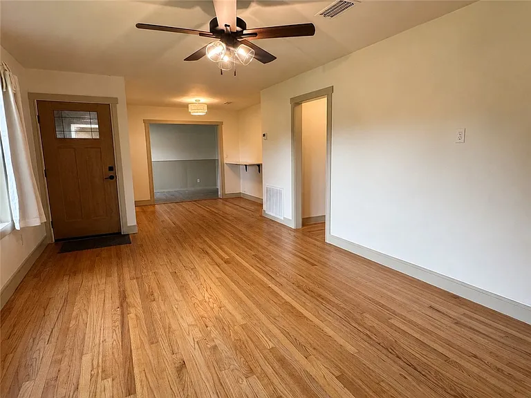 727 Mary Lake Dr — Photo 5