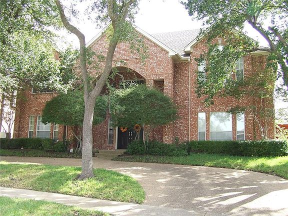 3rd image of 1724 Steamboat Dr