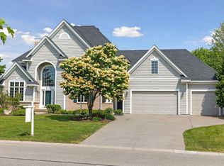 9100 Heritage Way, Woodbury, MN 55125