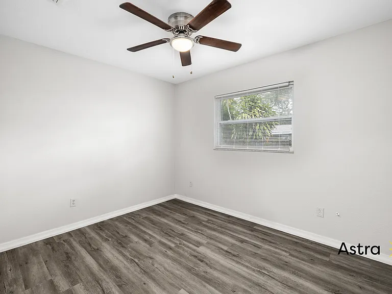 327 S Fernwood Ave #3 — Photo 6
