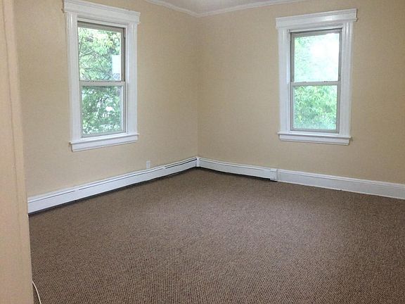 3rd image of 289 Vincent Ave APT 2