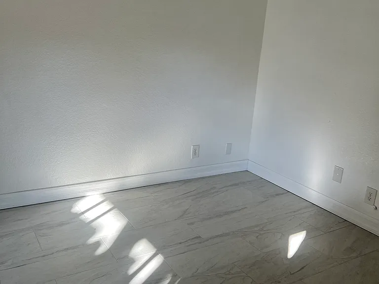 606 Parkview Dr — Photo 17