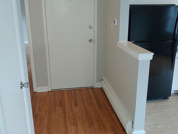 5th image of 1915 Athol St APT 1