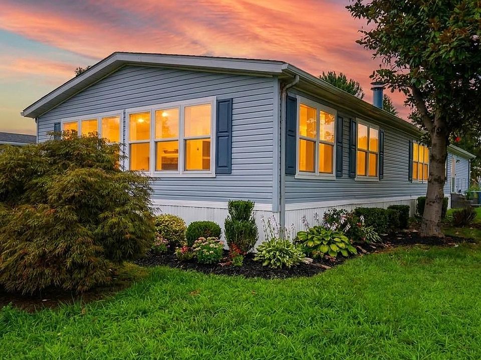 1st image of 6 Devon Ln #45324