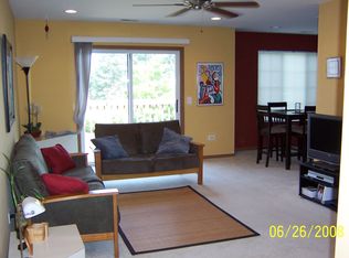 869 Golf Course Rd UNIT 3, Crystal Lake, IL 60014