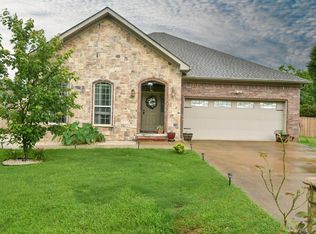 27 Bowling Ln, Conway, AR 72032