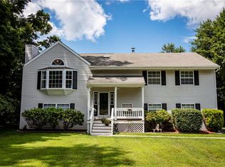 37 E Hill Rd, Cortlandt Manor, NY 10567