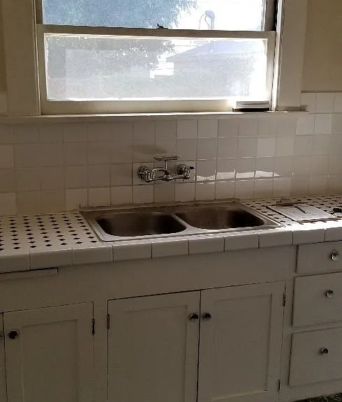1320 N Harvard Blvd — Photo 19