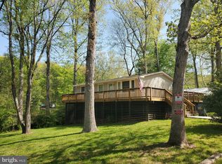 7805 Lake Dr, Manassas, VA