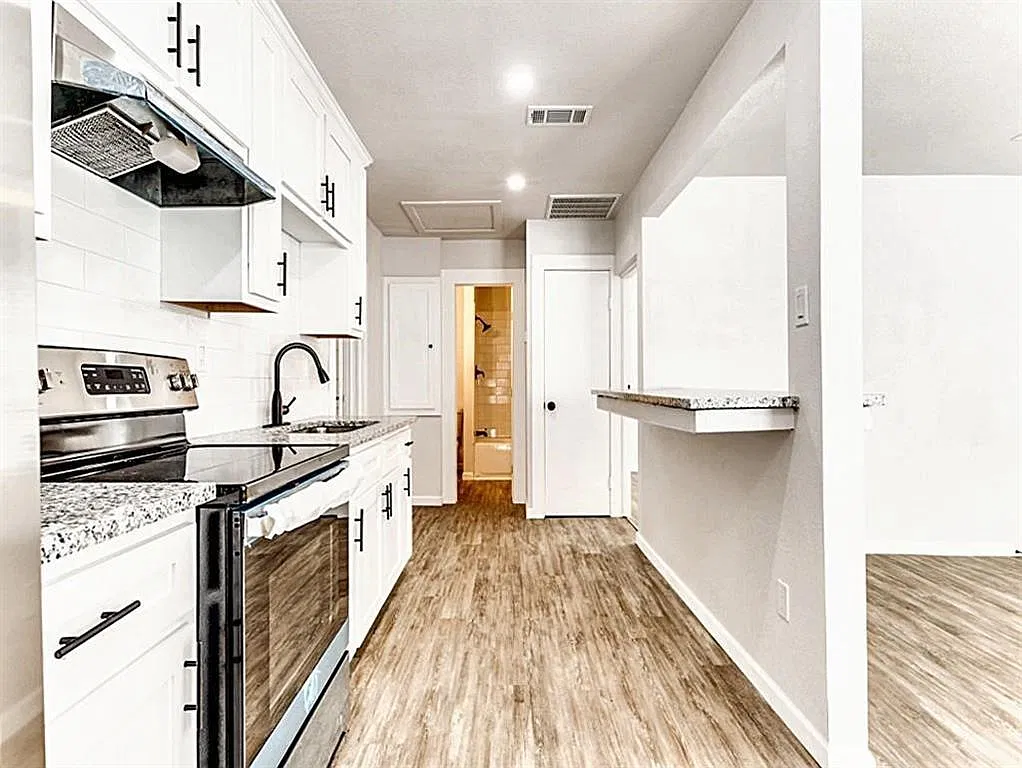 2 bed, 1.0 bath, 1664 sqft, $1,525 — Photo 3