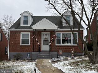 135 Chestnut St, Shillington, PA 19607