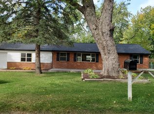 2861 Fishermans Dr, Highland, MI 48356