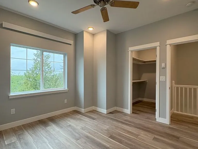 3607 Sussex Dr — Photo 10