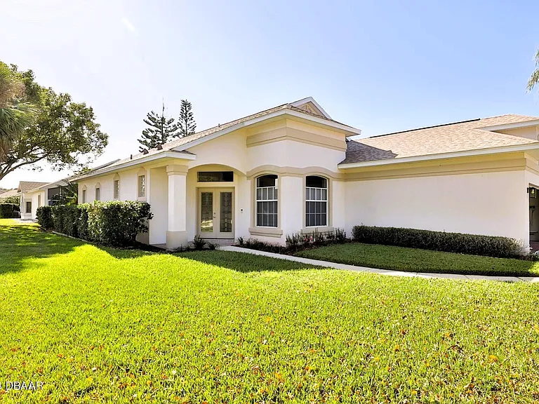 1161 Siesta Key Cir — Photo 2