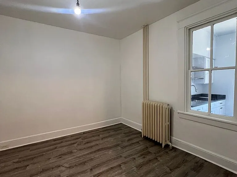 104 N Marshall St — Photo 8