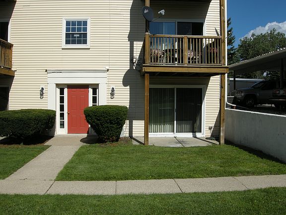 Walk-Out Entrance