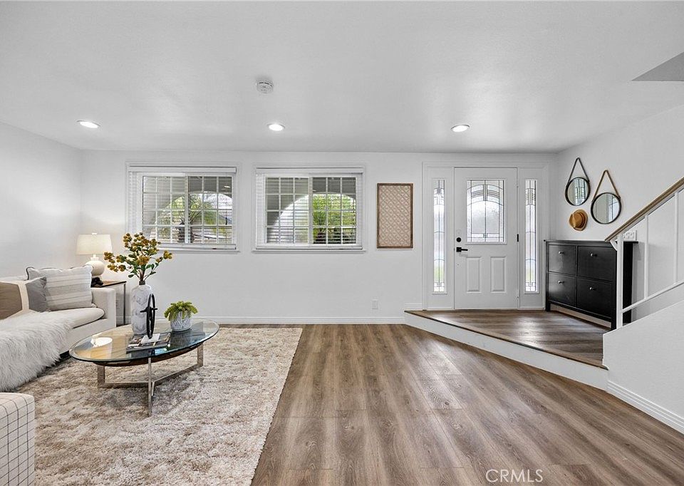 1st image of 4469 Larwin Ave