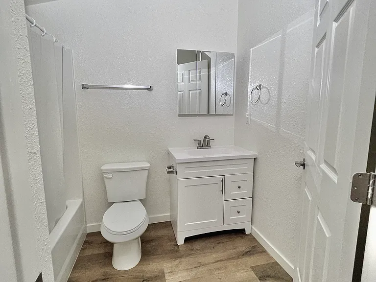 14475 Foothill Blvd #10 — Photo 14