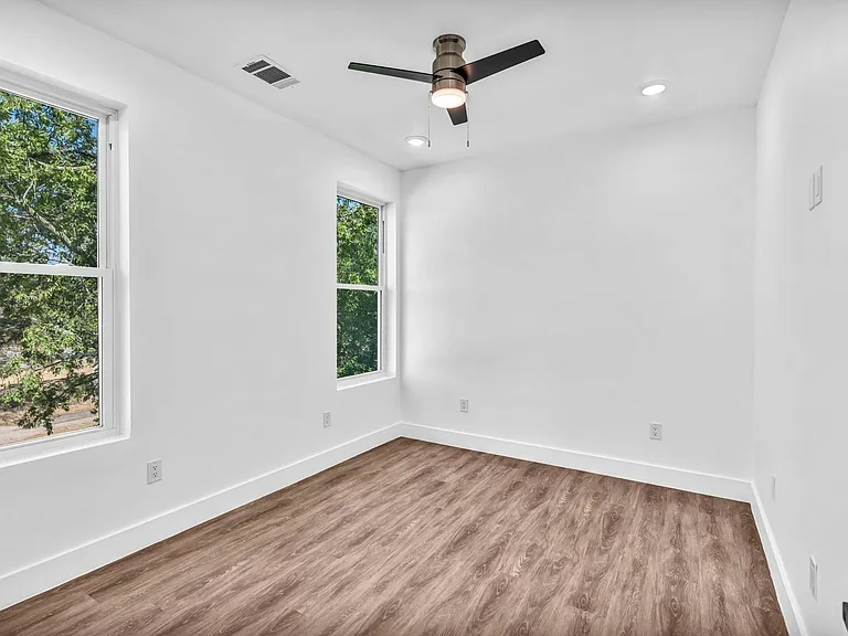 1006 E Marble St — Photo 13