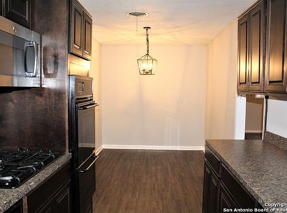 4th image of 103 W Palfrey St