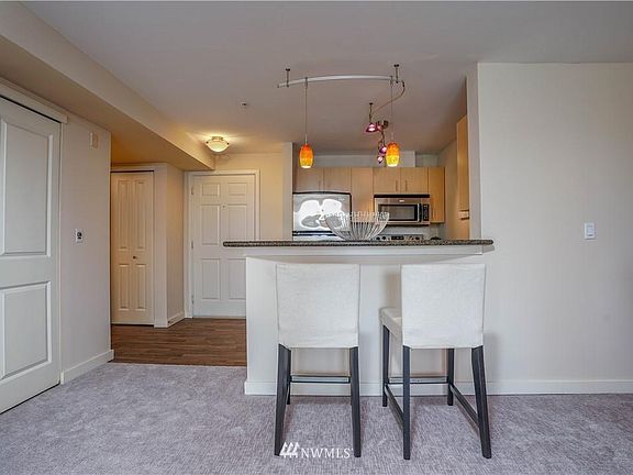 4th image of 108 5th Ave S Unit 611