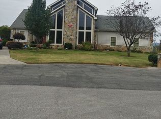 1209 Saint Johns Ct, Sevierville, TN 37862
