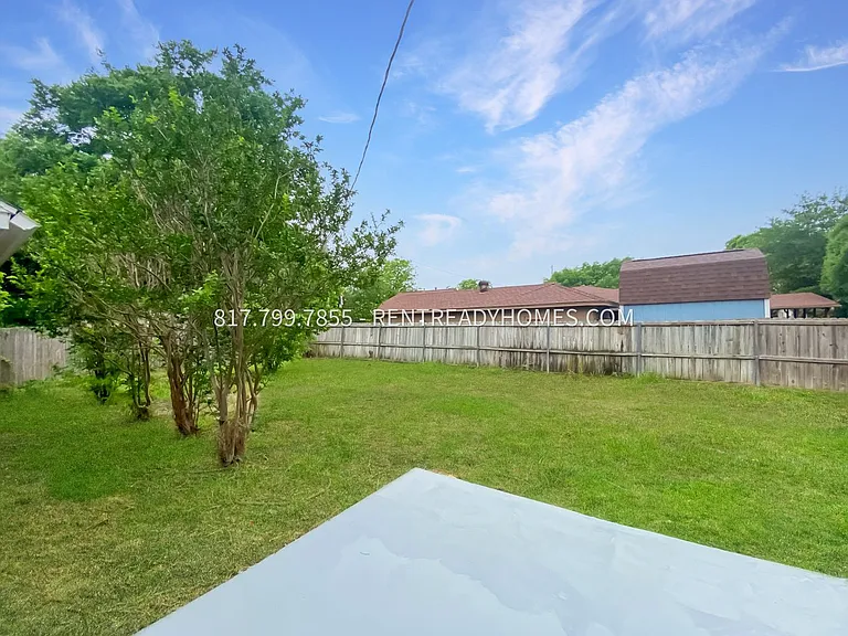 203 Shady Oaks Cir — Photo 14