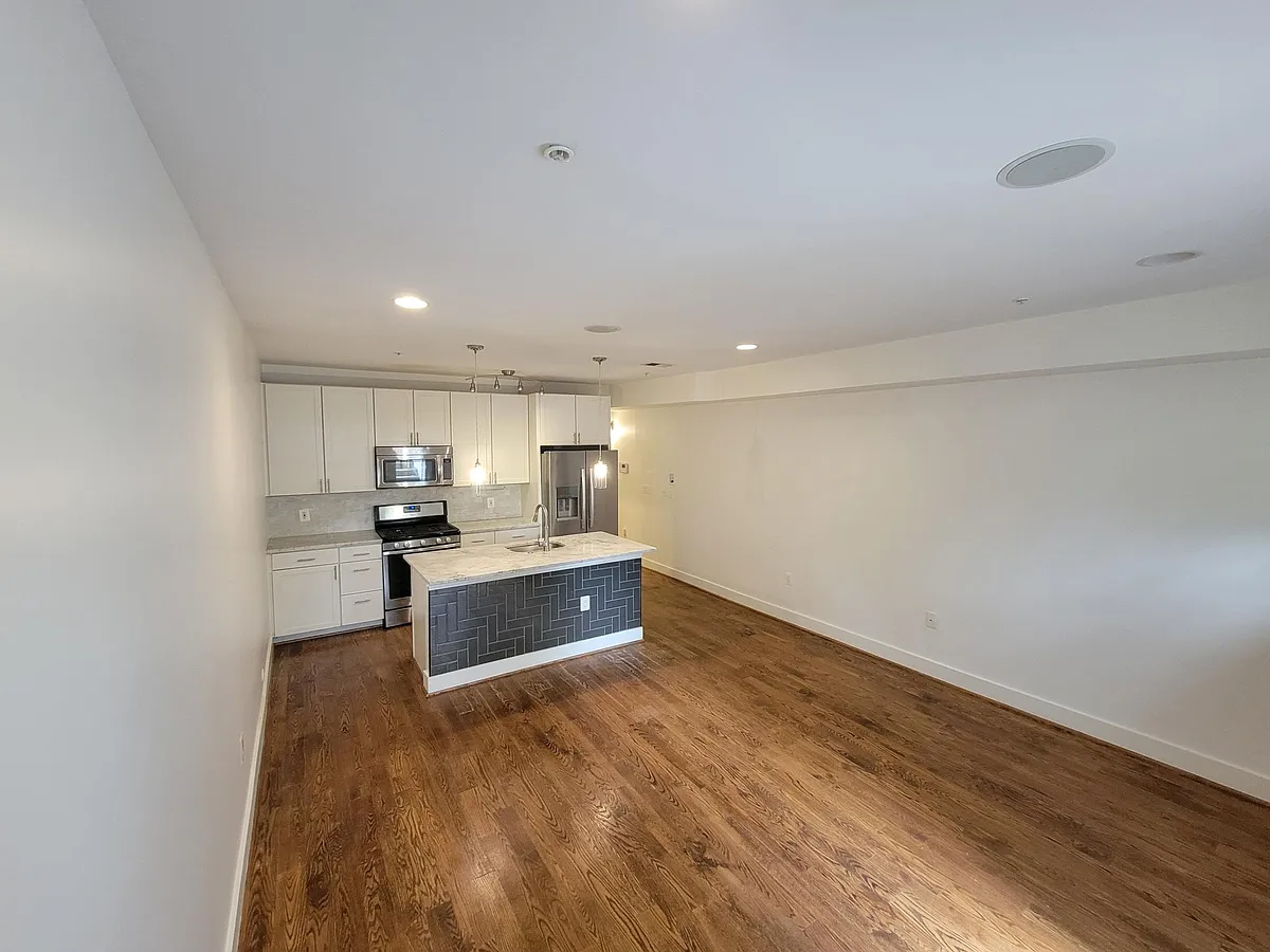 Building Photo - 1447 Girard St NW #1