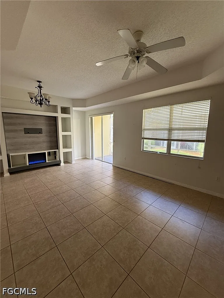 3 bed, 2.5 bath, 1819 sqft, $2,250 — Photo 4