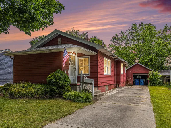 310 Lewis St, Rockford, MI 49341