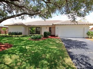 8955 NW 3rd Ct, Pompano Beach, FL 33071