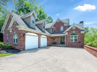 4304 Lost Spring Ct, Louisville, KY 40241
