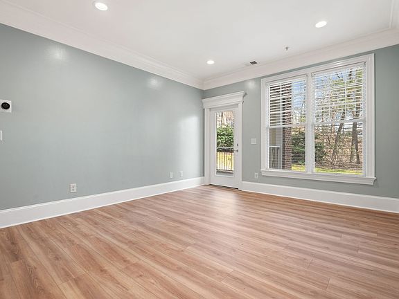 2nd image of 901 Canenaugh Dr APT 108