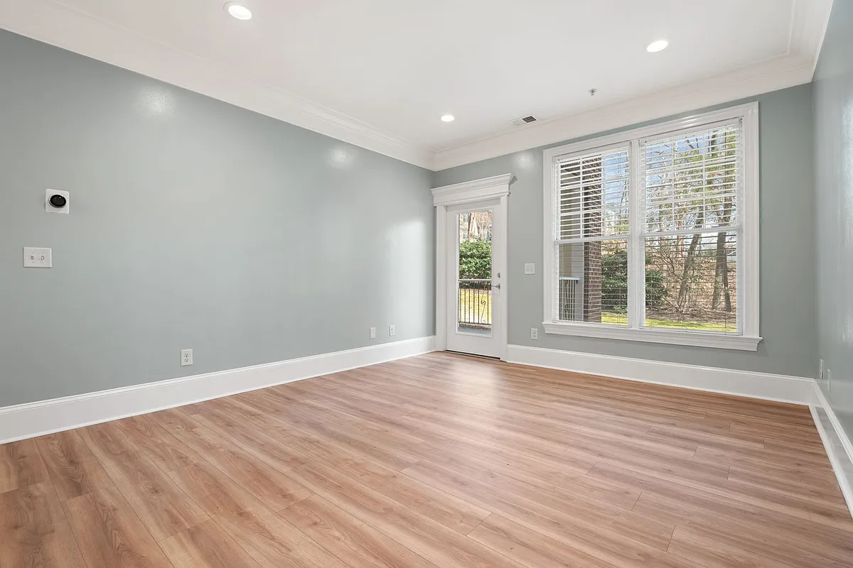 Building Photo - 901 Canenaugh Dr #108