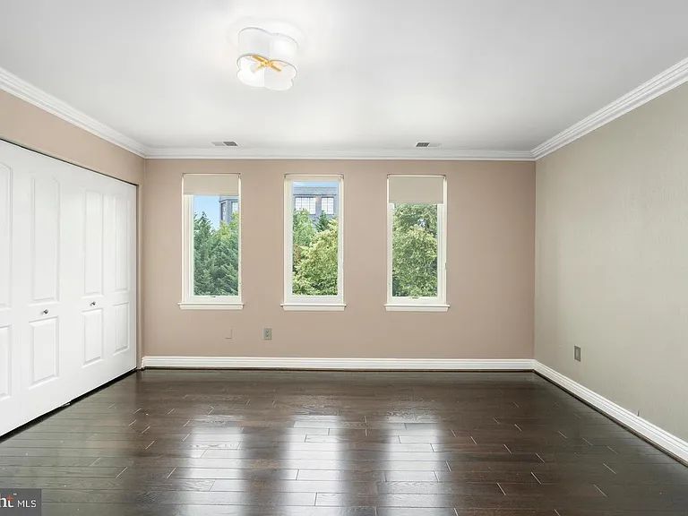 2419 Boston St — Photo 24
